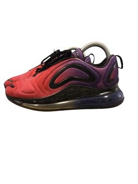 NIKE 720 SUNSET/ HYPER GRAPE WOMEN'S SNEAKERS. SIZE 7.5.
